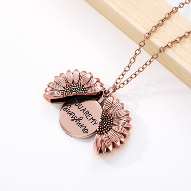 Sunflower Pendant Necklace - MollyMBS314